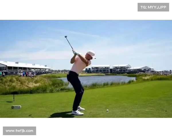 高尔夫球具选购指南如何选择适合自己的球杆与配件提升球技表现